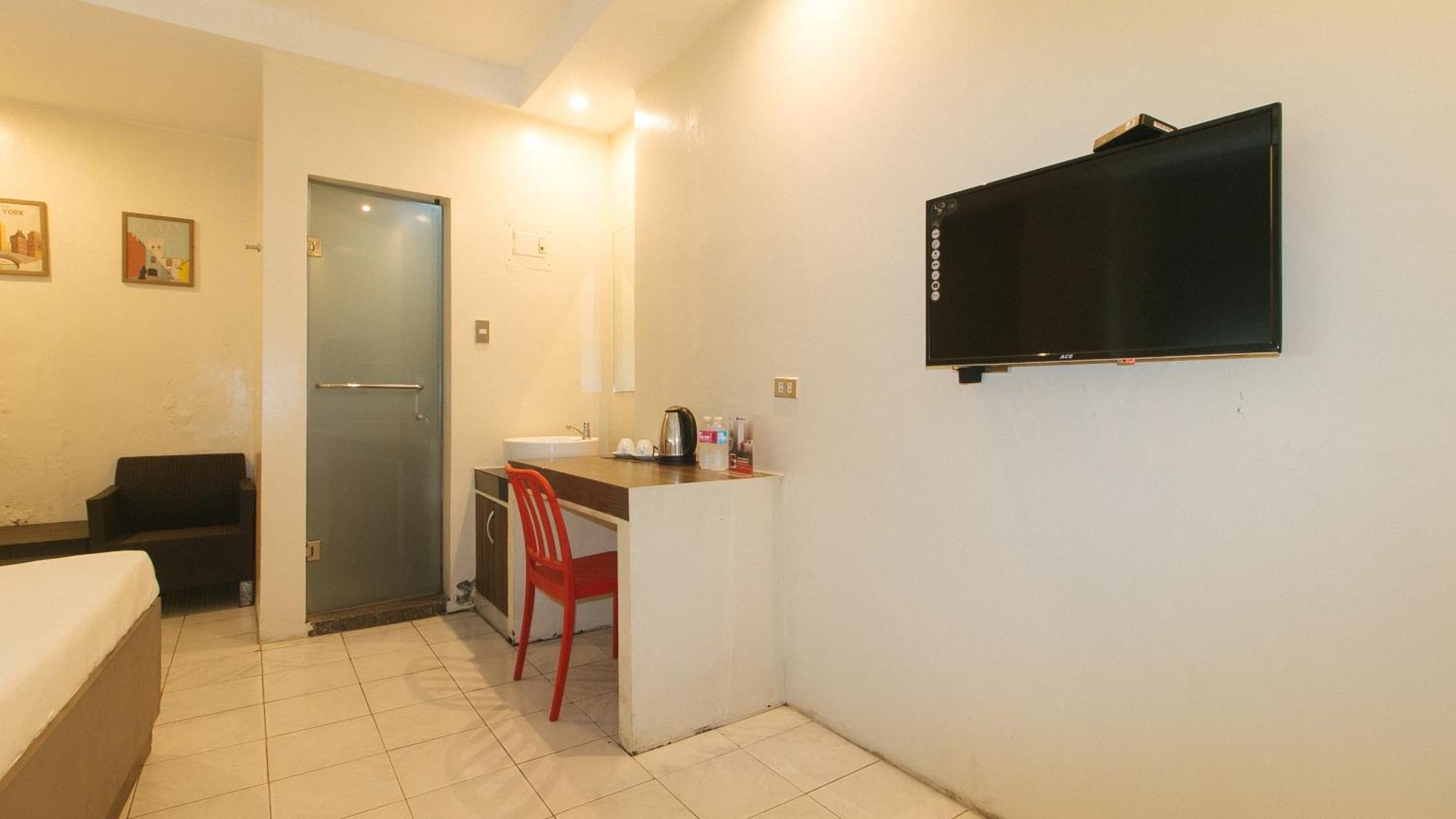 Reddoorz At V Plaza Hotel Manila Exterior photo