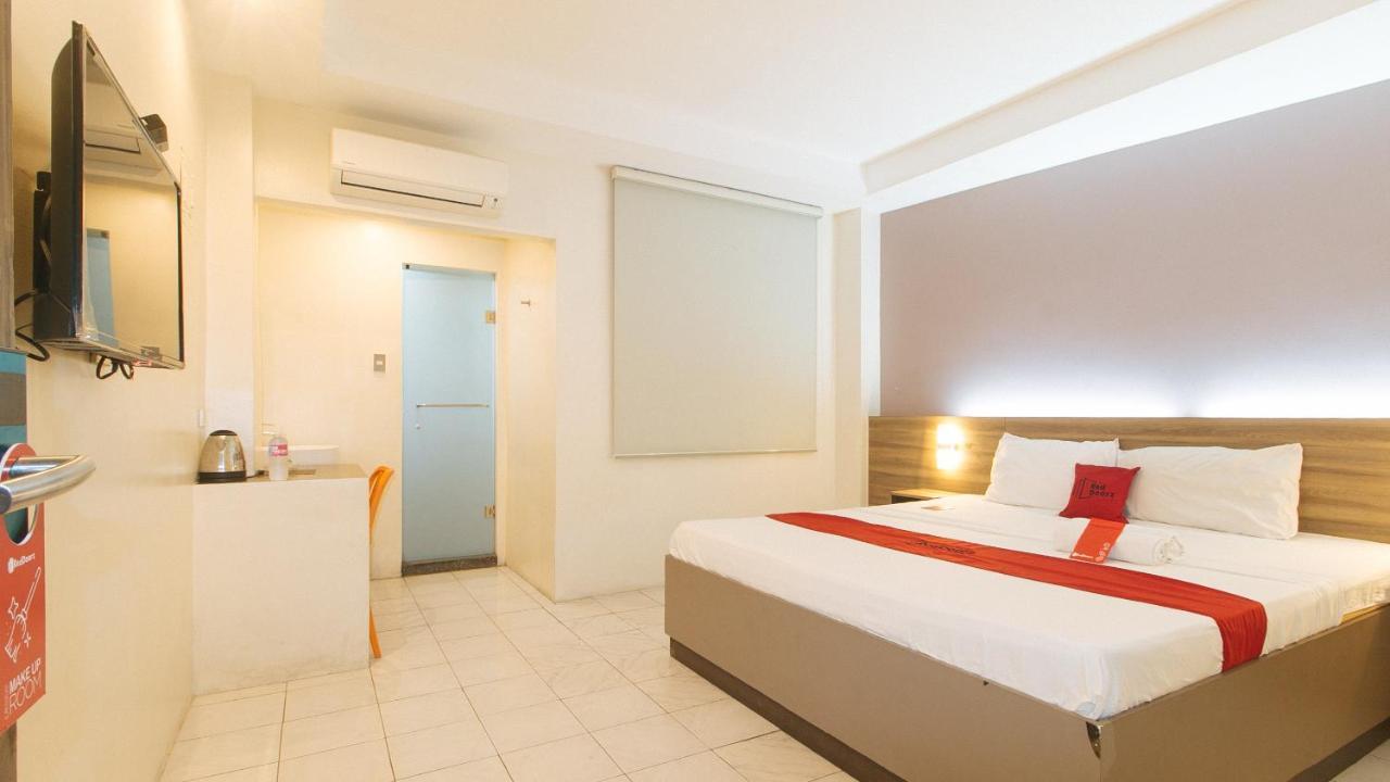 Reddoorz At V Plaza Hotel Manila Exterior photo